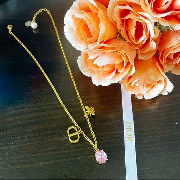 Christian Dior DIO Evolution CD charm necklace 🐝 with box set - Picture 7 of 8